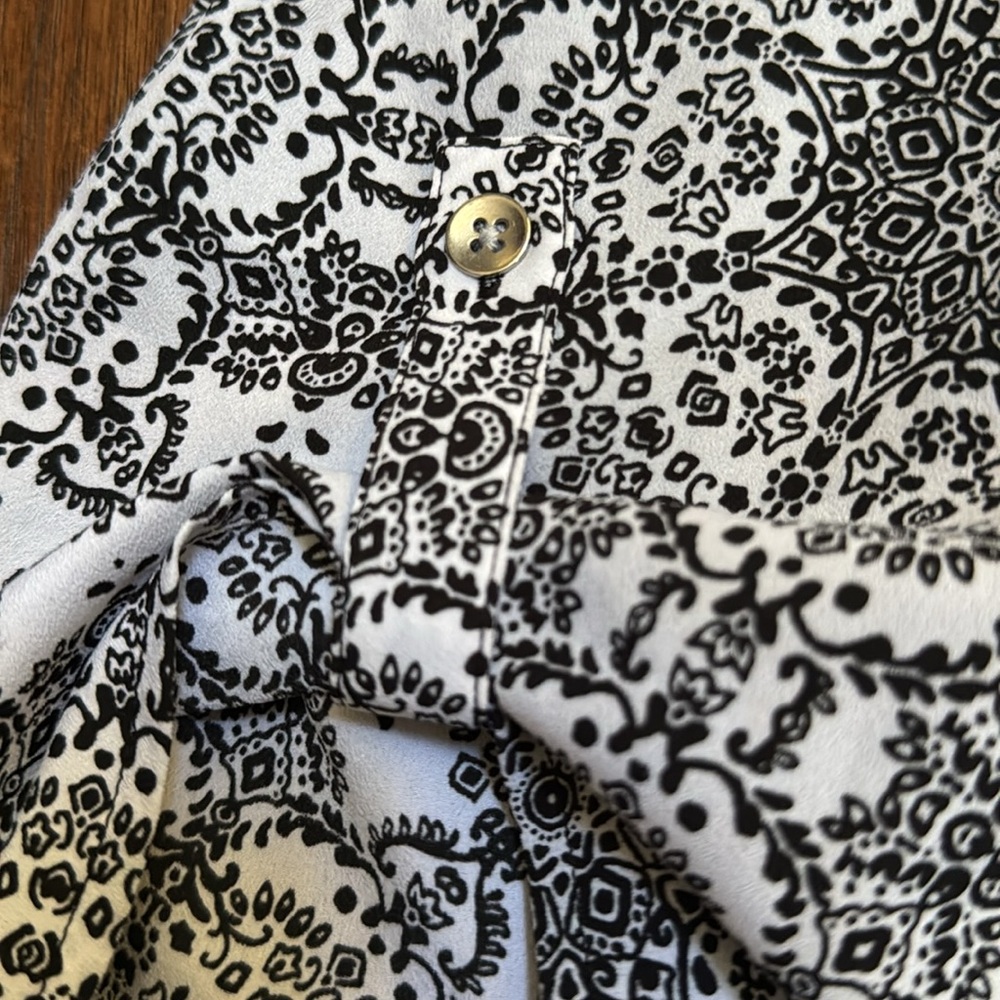 Croft & Barrow Women’s Blouse Size Large Black and White 3/4 sleeves - Picture 2 of 4